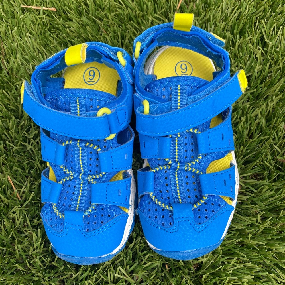 Cat and jack hiking sandal